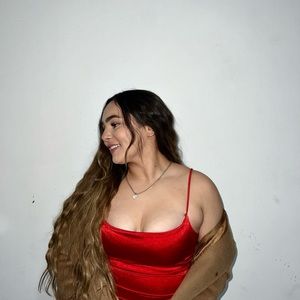 Meet your Posher, Elisa